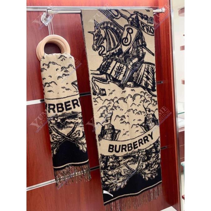 KHĂN CHOÀNG BURBERRY&nbsp;