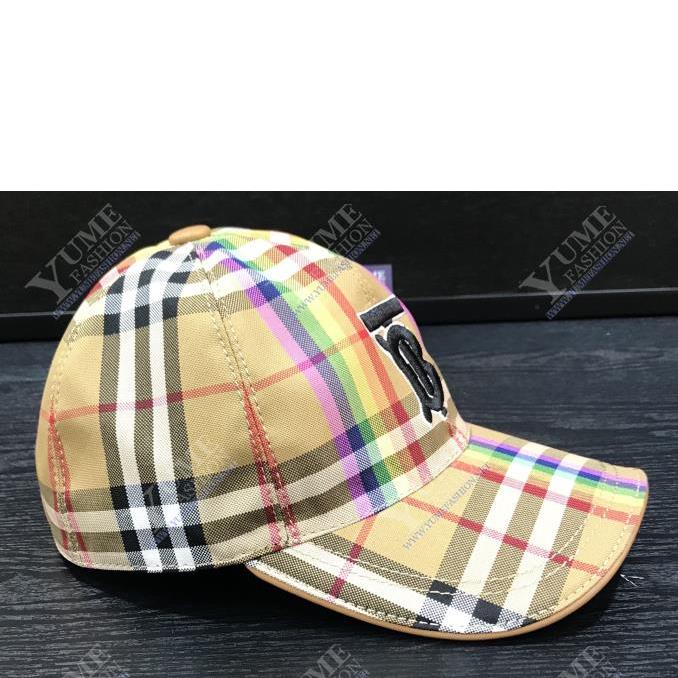 NÓN BURBERRY 