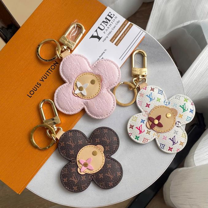 PHỤ KIỆN TÚI&nbsp;Charm Lv
